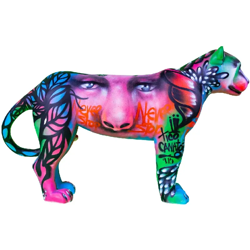 Onçafari, escultura com pintura de Tico Canato