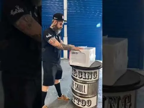 Miniatura do vídeo Electrolux / um microondas, publicado no canal de Tico Canato